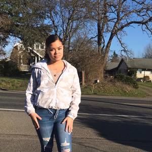 Meet your Posher, Desiree